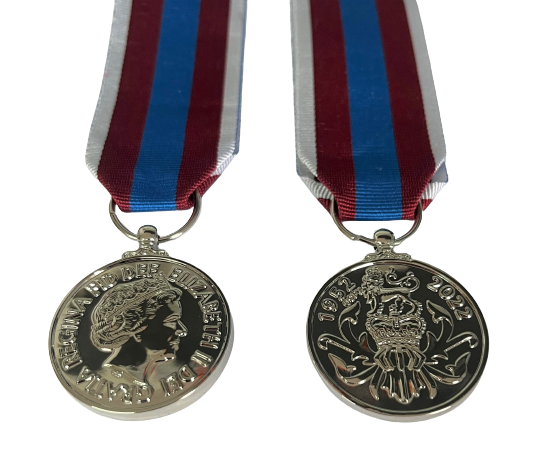 Queen's New Platinum Jubilee Medal Unveiled - Who Will Get The Prestigious Award
